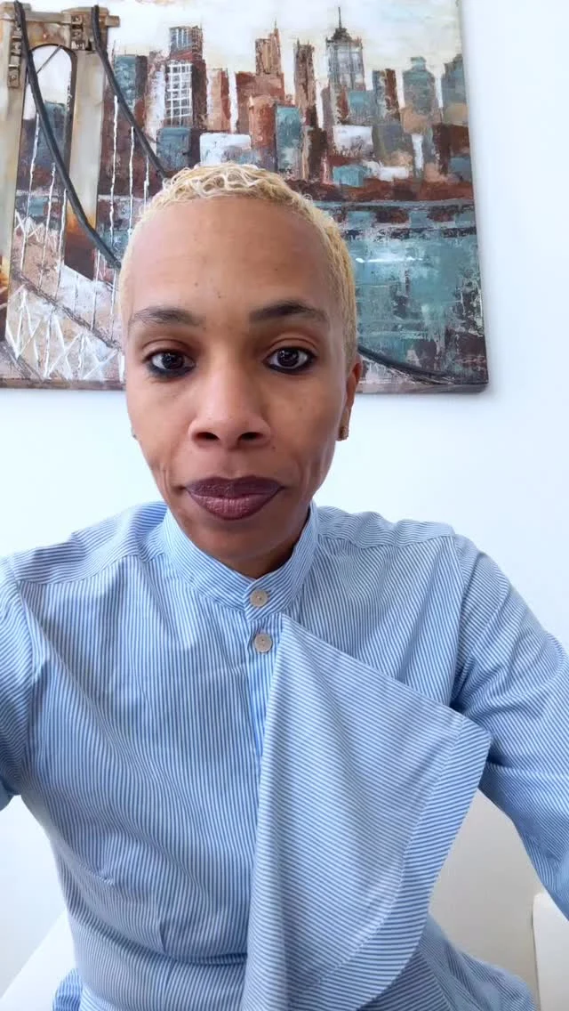 You’re doing the work. You’re putting in the hours.
But are you being seen?

📉 Too many brilliant professionals stay stuck not because they lack talent — but because they’ve been taught that humility means invisibility.

The truth? Silence doesn’t get promoted. Strategy does.

✨ It’s time to stop shrinking and start showing up — with clarity, presence, and purpose.

📘 The Only One in the Room isn’t just a book. It’s your guide to becoming undeniable in the spaces that matter most.

Own the room. Let your work be seen.
🔗 Order your copy today at realcommcoach.com￼

#TheOnlyOneInTheRoom #VisibilityIsPower #CommunicationCoach #LeadWithImpact #ExecutivePresence #BreakTheCeiling #LeadershipDevelopment #DTWisdom #WomenInLeadership