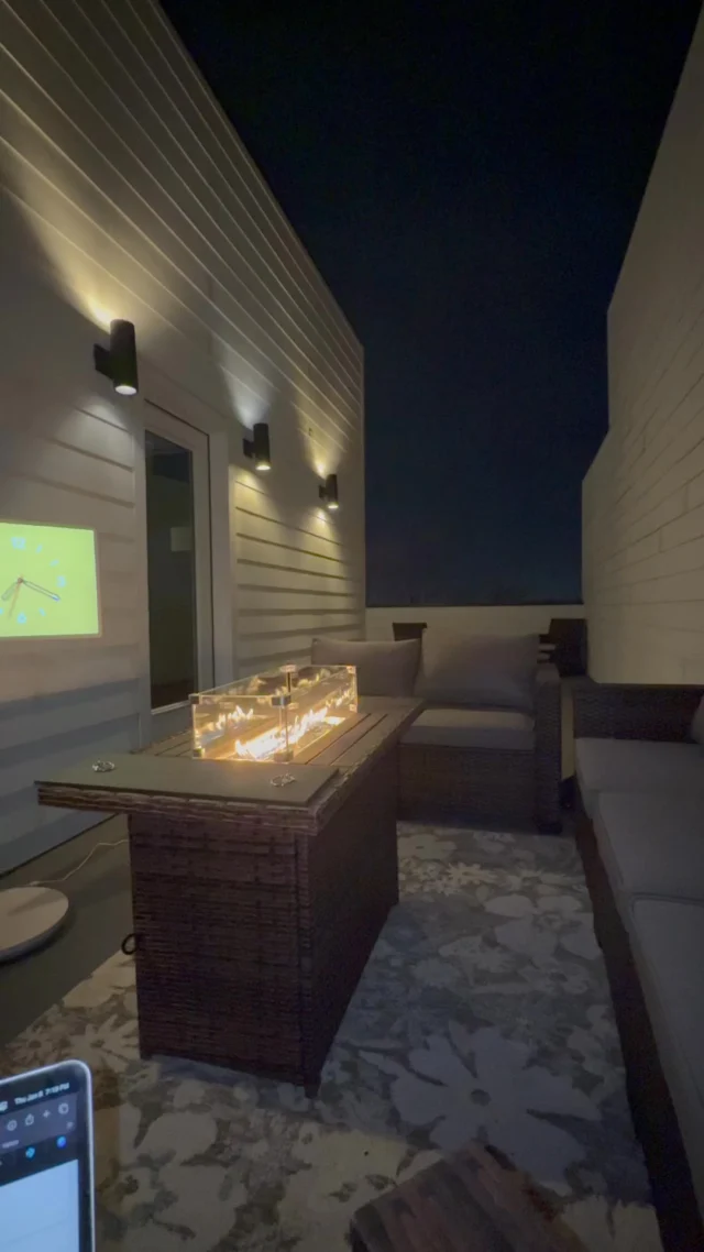 Ya know what I love doing the most…next to public speaking?….Being all by myself…not alone…just me, no makeup, no fancy attire…the fire and the warmer January evening in Texas. Thank you, God…you are so faithful. GOOD NITE! 🤗#beingaloneisnotlonely#singleandfreetodowhatever#godisalwayswithme#theythatwait